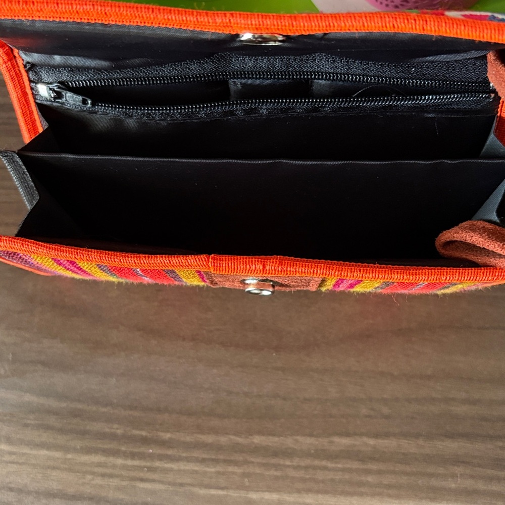 Colorful Embroidered Clutch - Picture 4 of 6